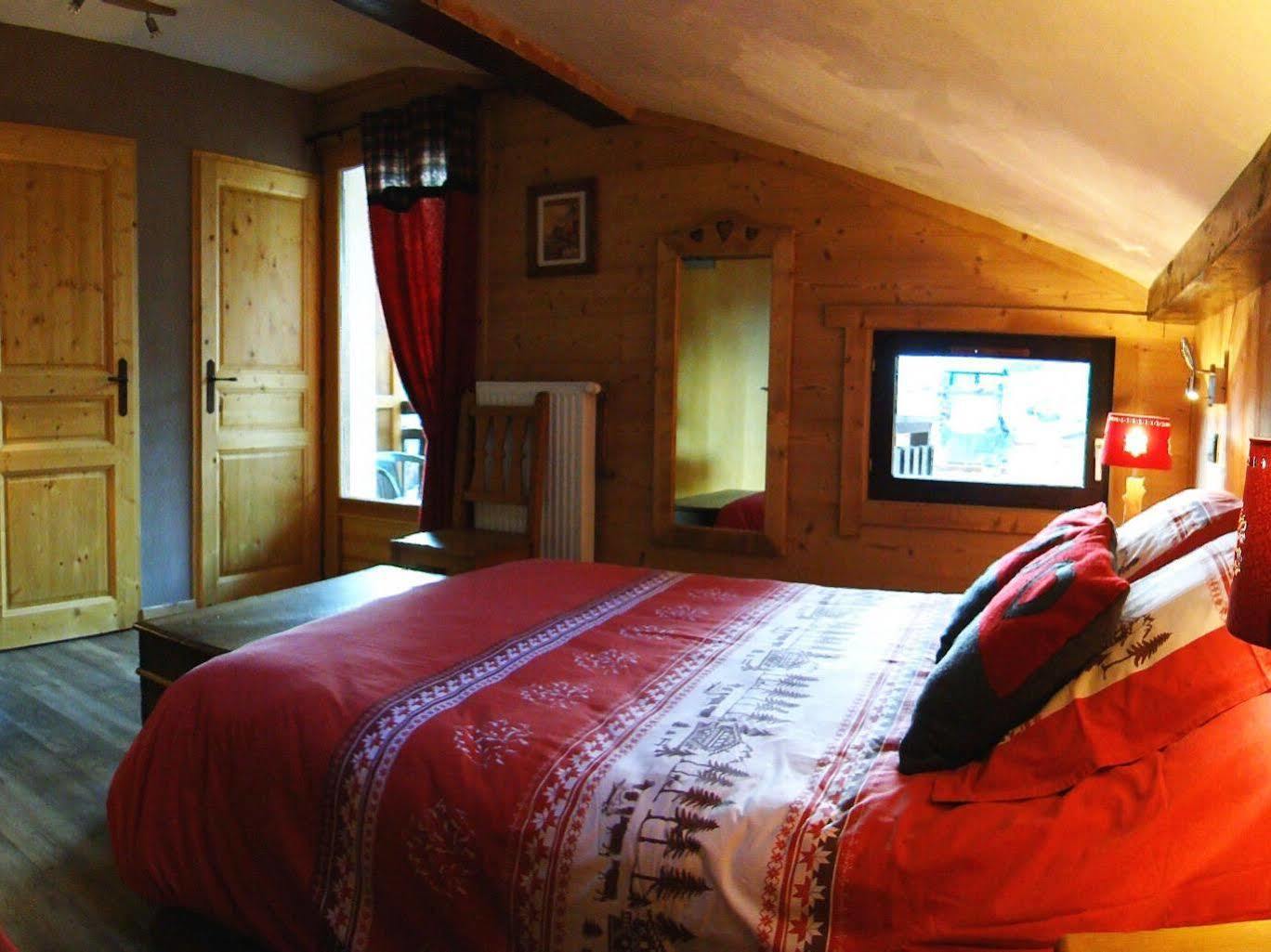 Logis Hotel Les Ancolies Arêches Eksteriør billede